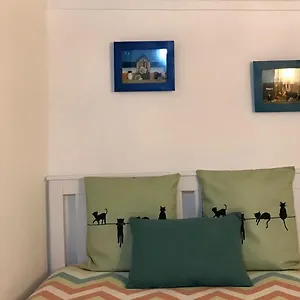 Casa Bonecas Apartment