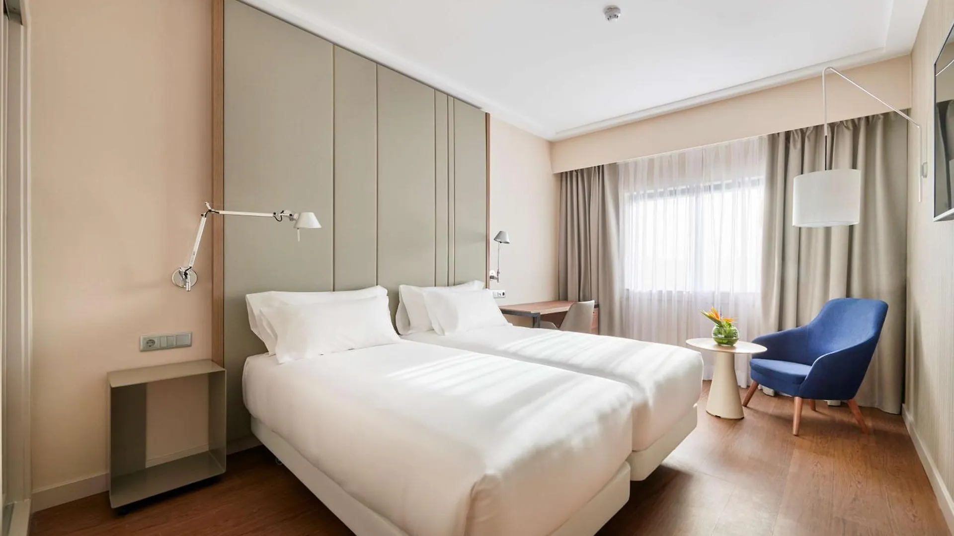 Nh Lisboa Campo Grande Hotel