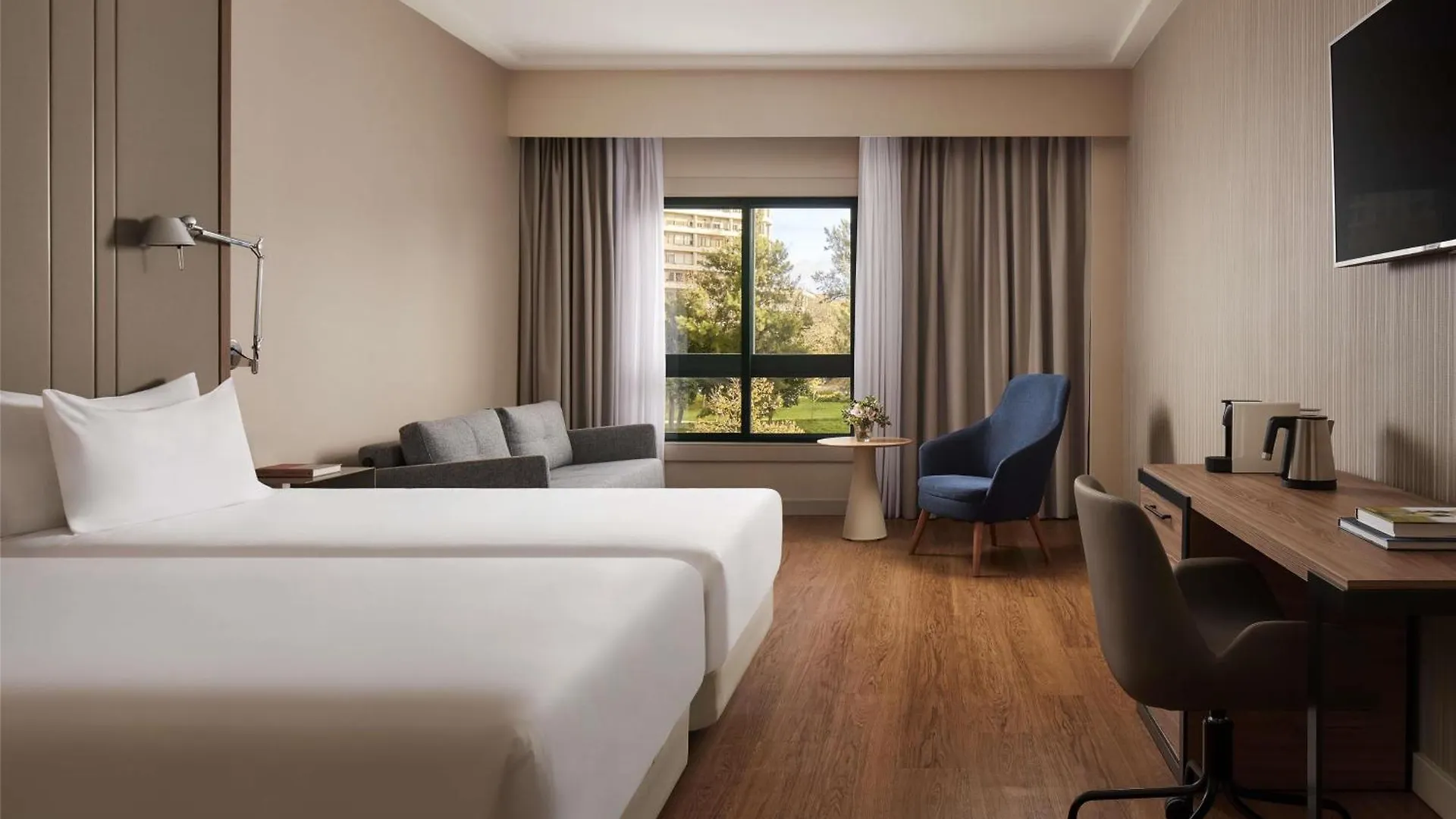 Nh Lisboa Campo Grande Hotel 4*,  Portugal