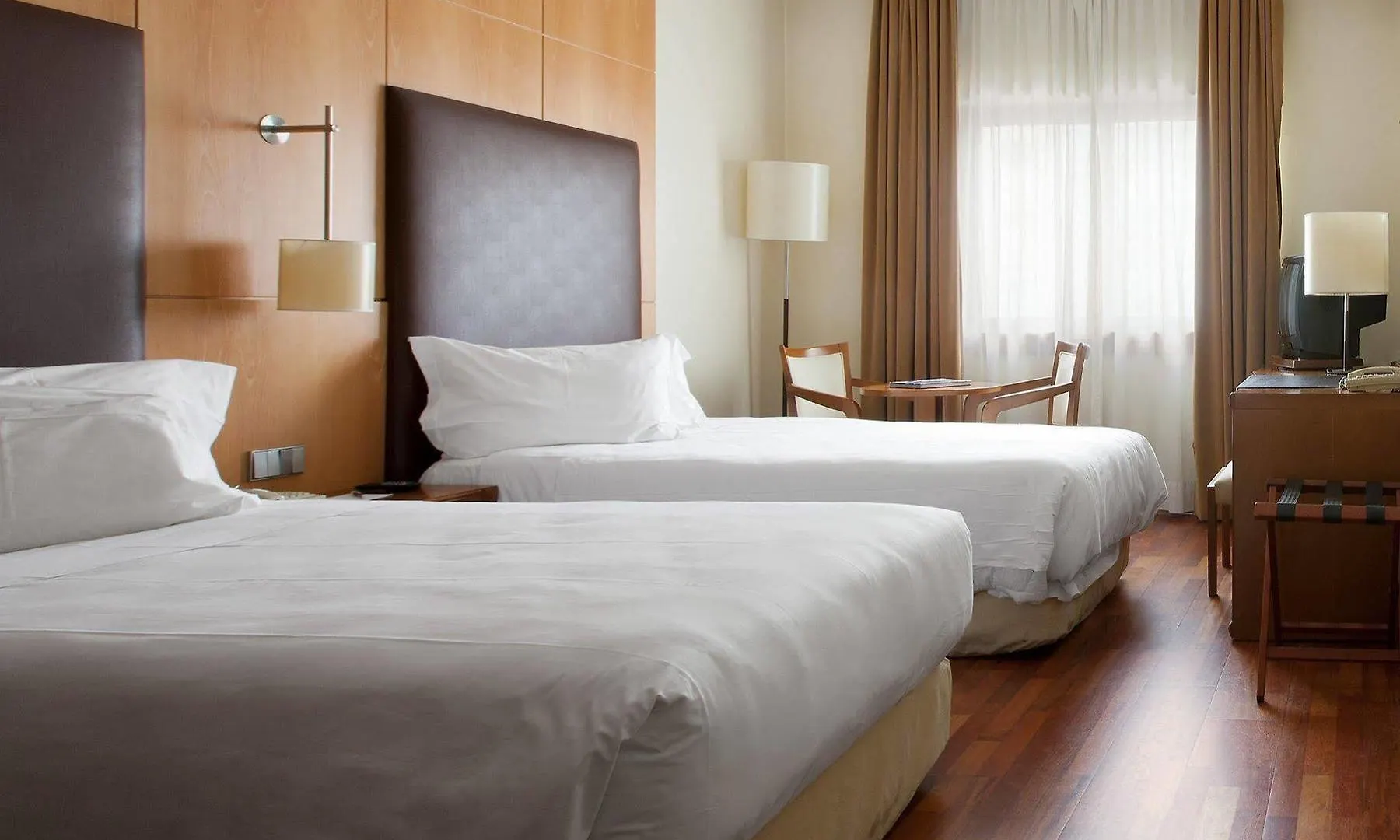 Nh Lisboa Campo Grande Hotel 4*,